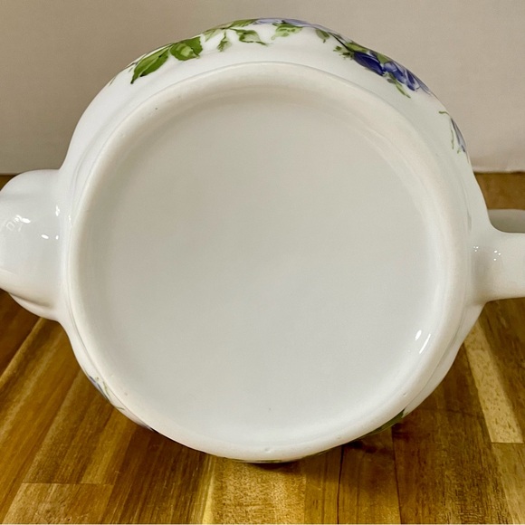 Porcelain Large Gloss White TeaPot with Dark Blue Purple Roses Gold Trim - Picture 9 of 16